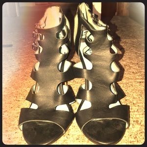 BLACK OPEN TOE HEELS | Miranda by M. Lambert