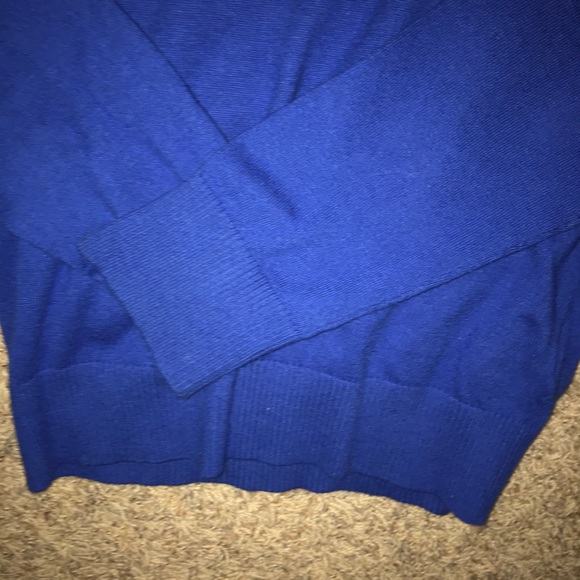 blue sweater - Picture 4 of 5