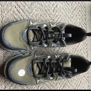 Merrell men's Capra Bolt sz 9 WP Hiking shoe