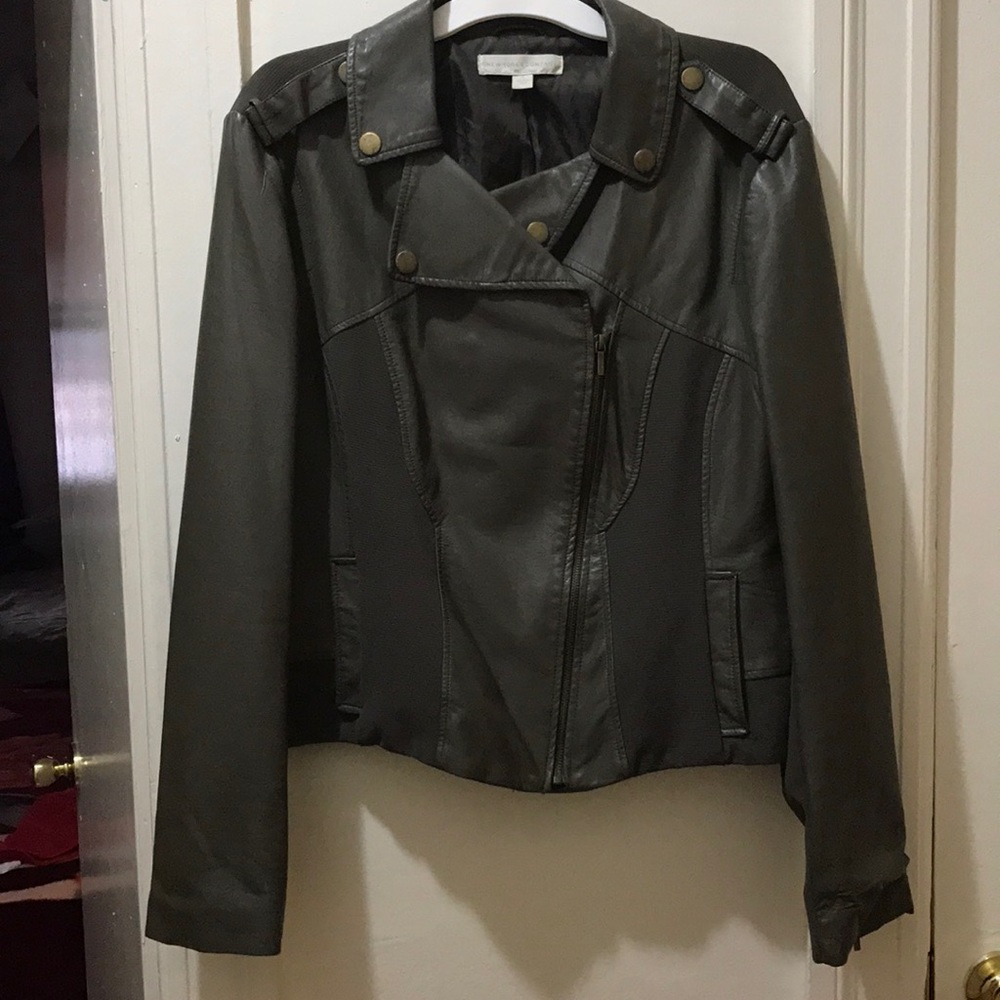 Leather jacket! In olive green