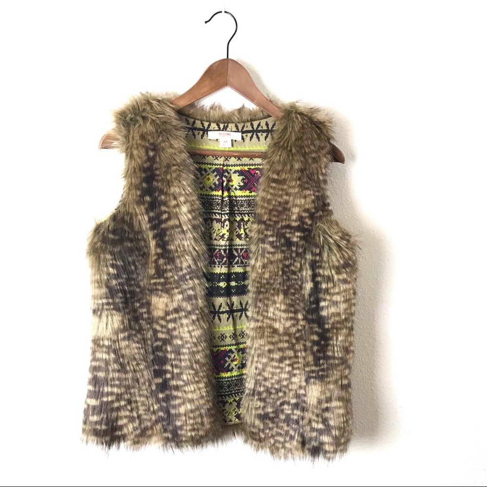 Mossimo Faux Fur Vest - Picture 1 of 5