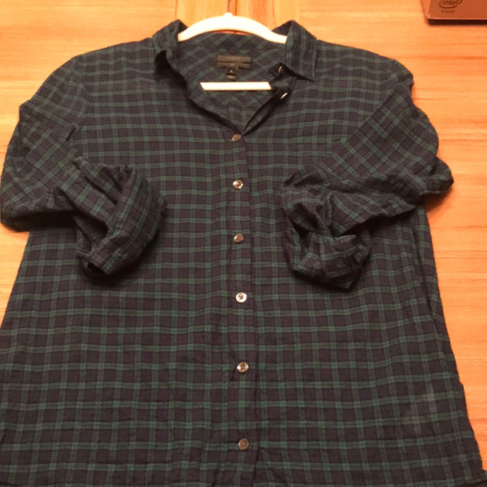 Classic blackswatch plaid button up!