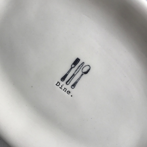 ❌SOLD ❌Rae Dunn By Magenta Icon Oval Plates -Set - Picture 3 of 7