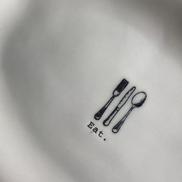 ❌SOLD ❌Rae Dunn By Magenta Icon Oval Plates -Set - Picture 4 of 7