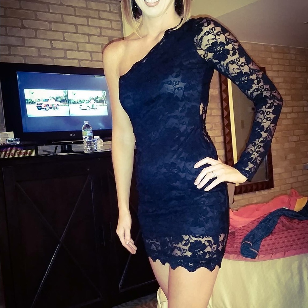 Half shoulder black lace dress