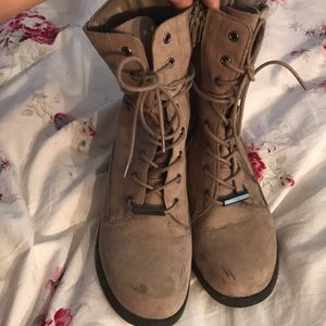 Combat boots