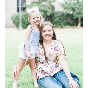 Meet your Posher, Alexia