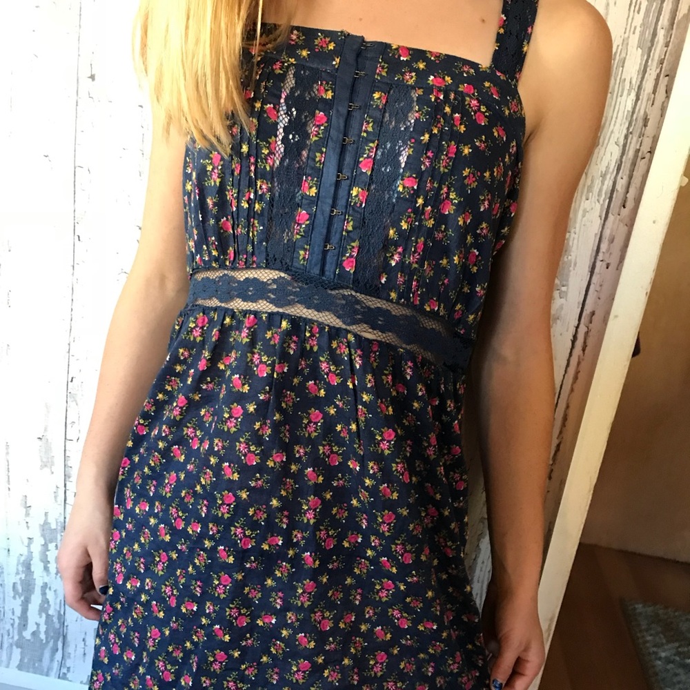 Gorgeous blue and pink flowered dress 🌺