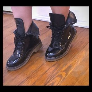🎉NWOT Combat booties!🎈