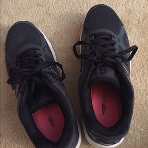 🖤 Gray New Balance tennis shoes