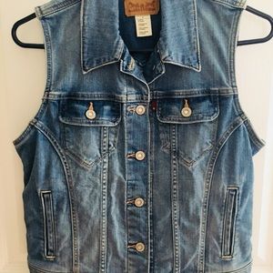 Levi’s Jean Vest-Like New