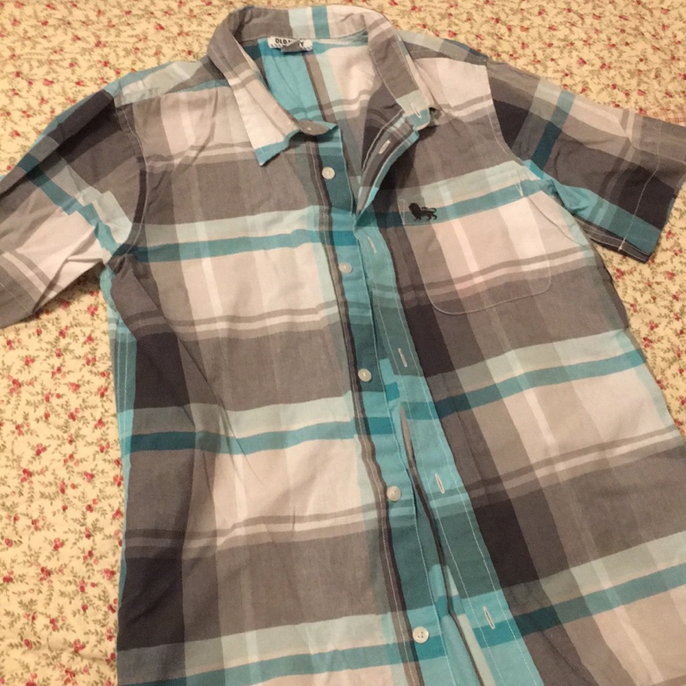 Boys Old Navy button down shirt size XL