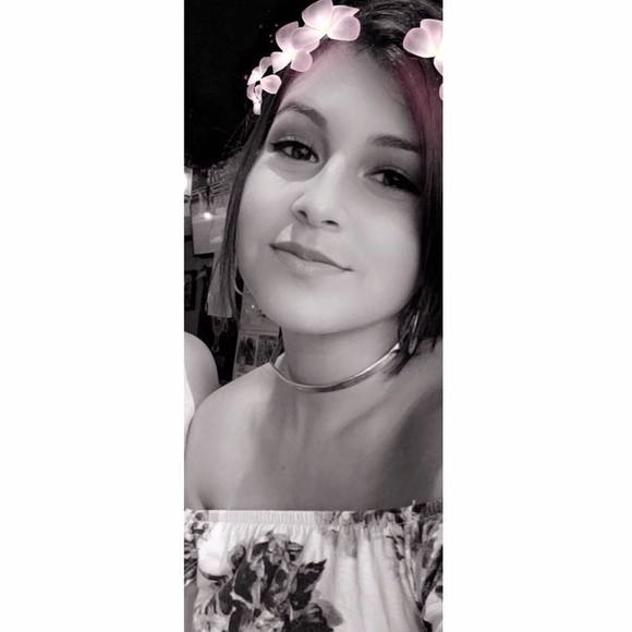 Meet your Posher, Jennifer - Picture 1 of 1