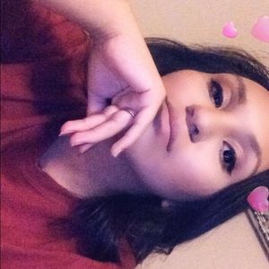 Meet your Posher, Yvette