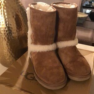 Woman’s Carter Ugg Boot