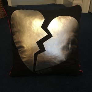 VS Pink Black & Silver Heartbreak Throw Pillow