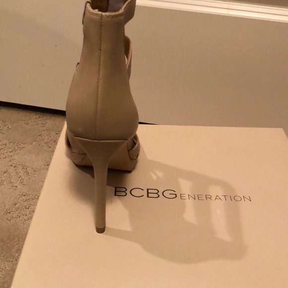BCBG heels size 8. - Picture 3 of 3