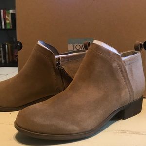 New with tags Toms Deia Toffee Booties