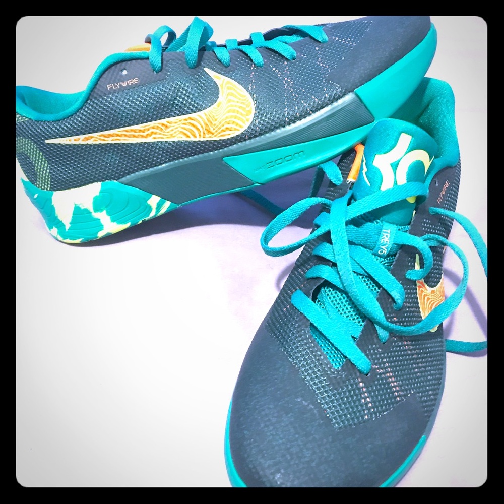 Nike KD Trey 5's Sz 13's. Brand New