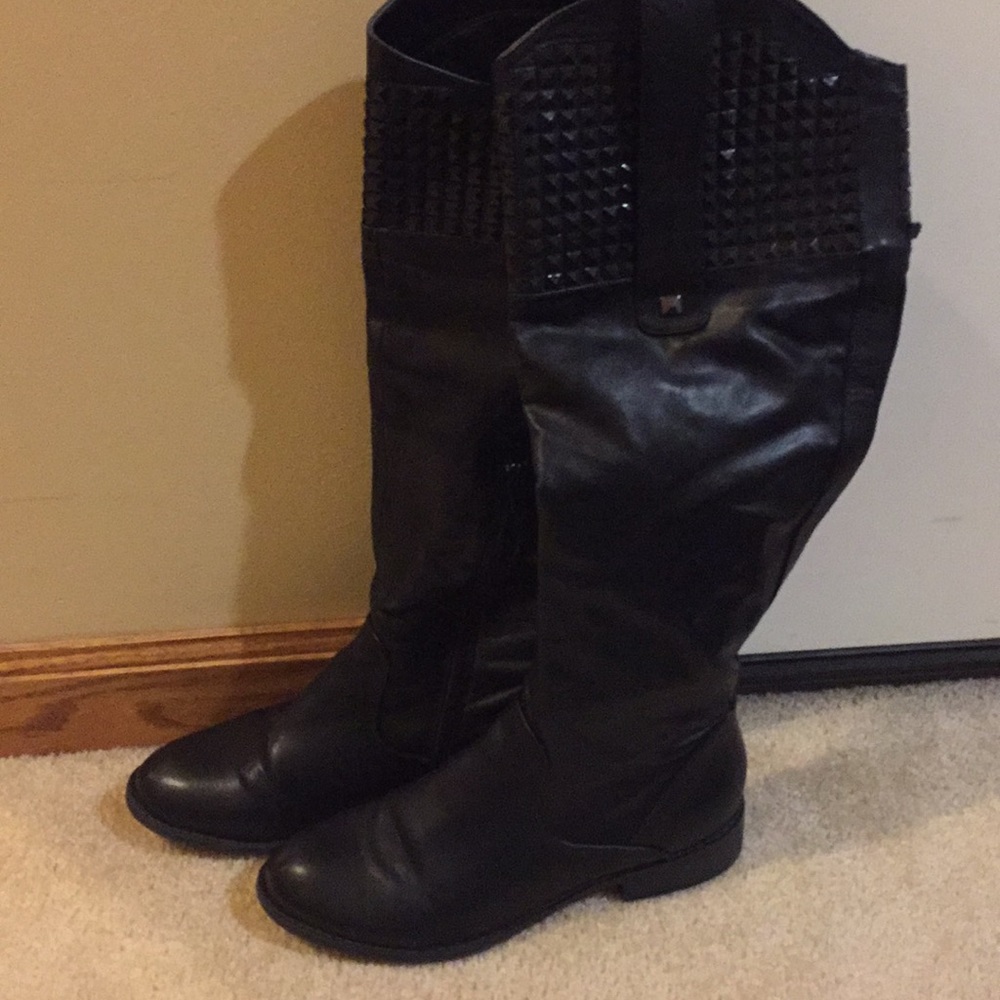 Kohl’s candies black leather boots size 8.5