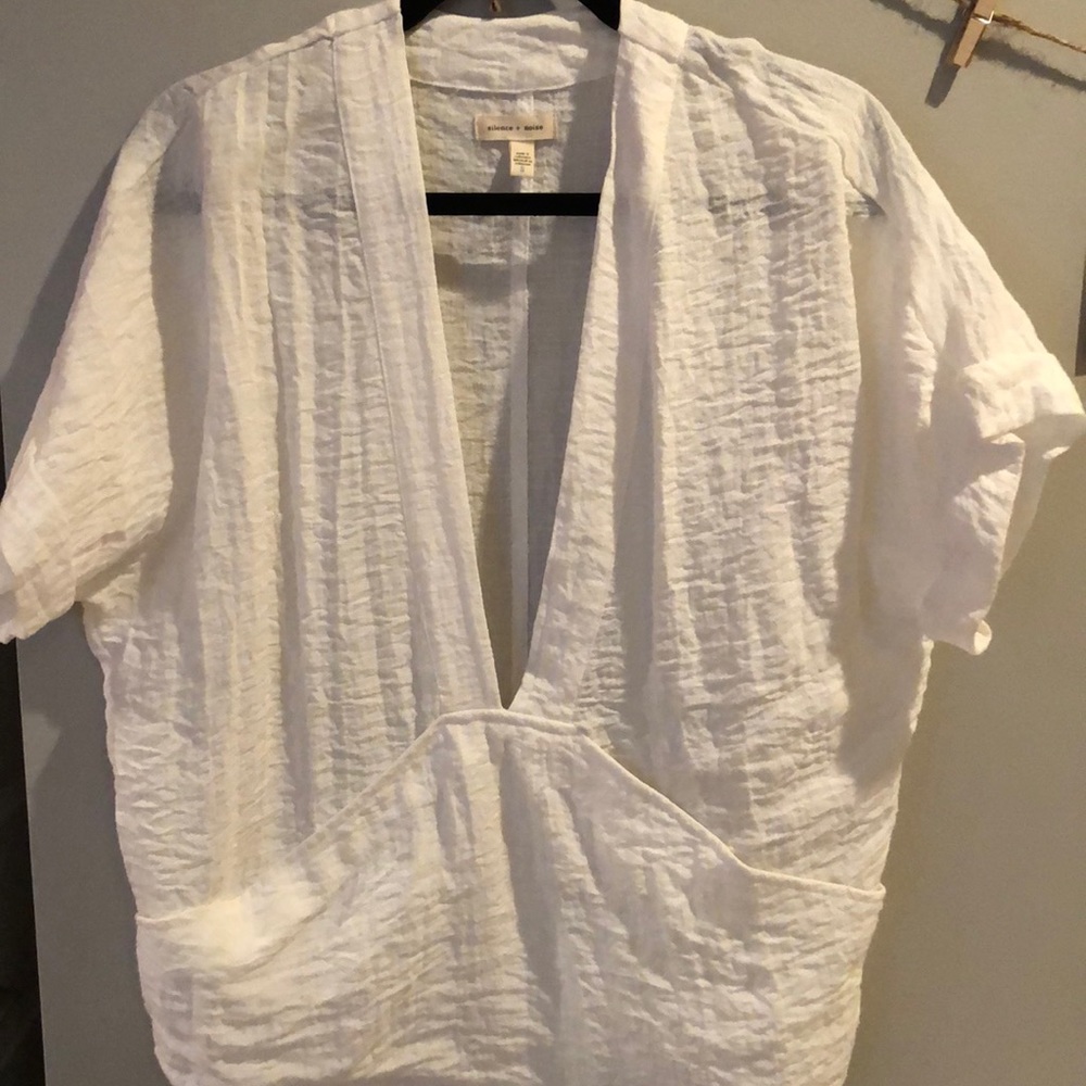 Silence and Noise shirt size small