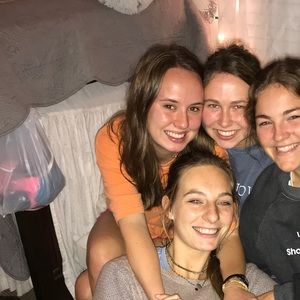 Meet your Posher, Lennis