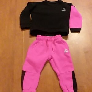 Toddler 2T Reebok outfit EUC