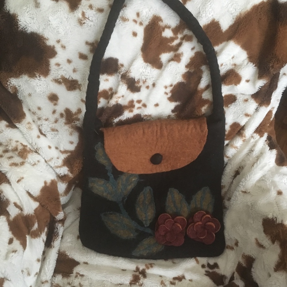 Felt shoulder bag