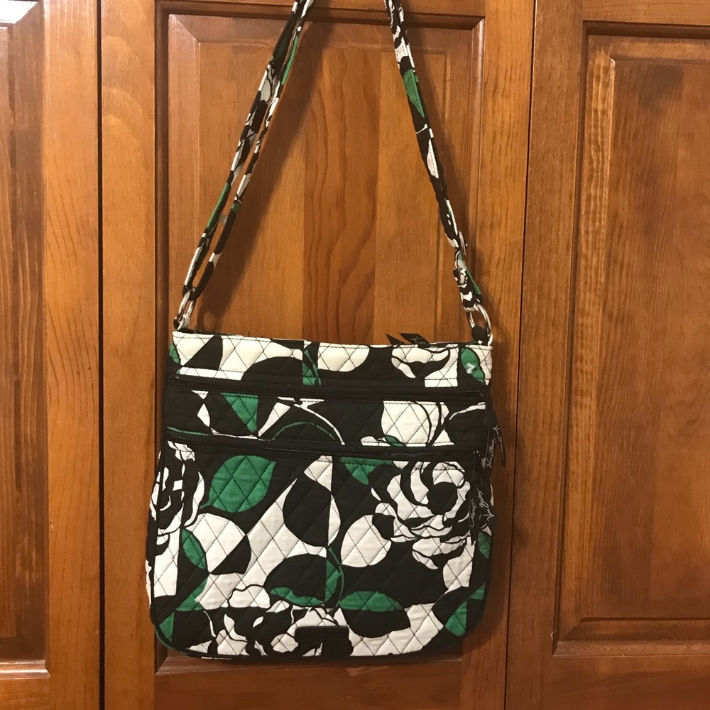 WEEKEND SALE! EUC Vera Bradley Triple Zip Hipster