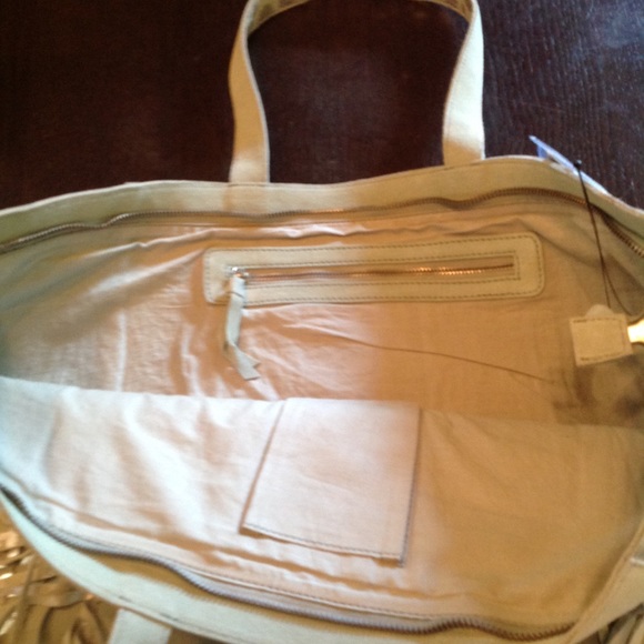 hp!🪶🪶❤️Pale green suede cheetah boho bag💕 - Picture 5 of 5