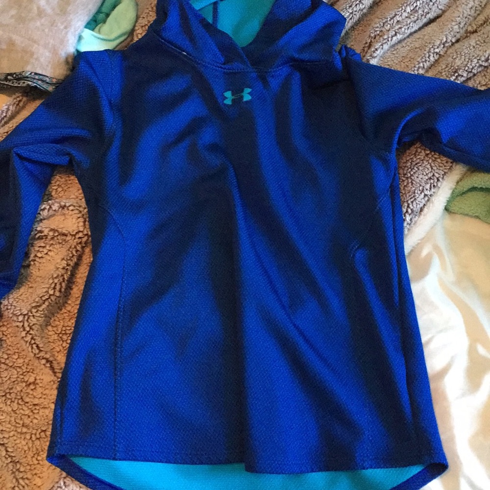 Under Armor sweatshirt