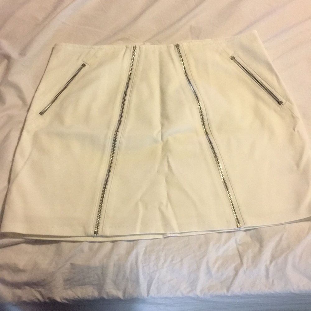 NWOT White zipper mini skirt