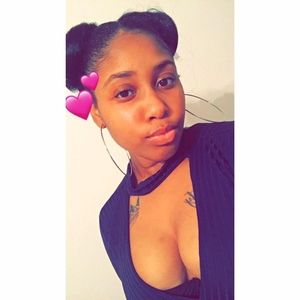 Meet your Posher, Alexia