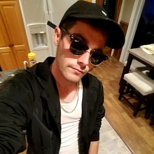 Meet your Posher, Hunter