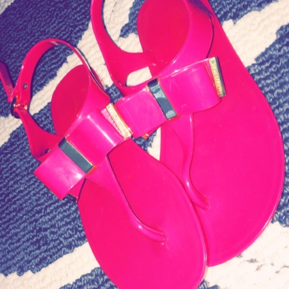 Michael Kors pink sandals