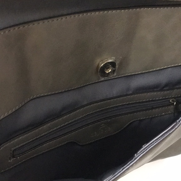 Gray flat envelope bag with adjustable strap - Picture 5 of 8