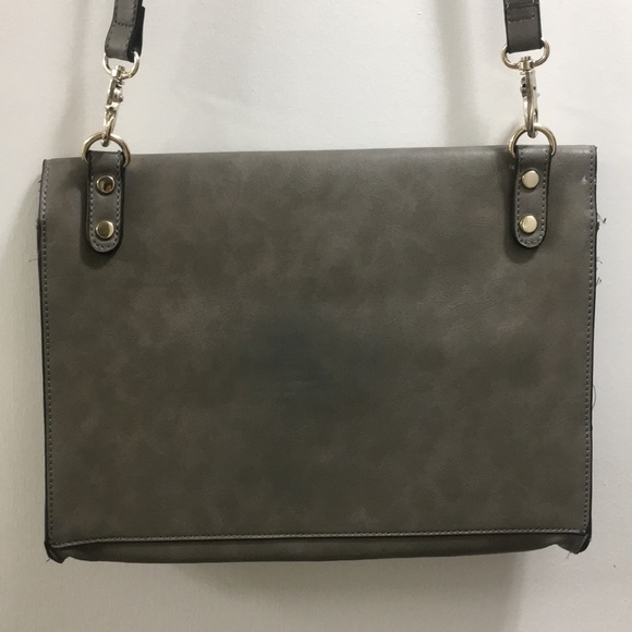 Gray flat envelope bag with adjustable strap - Picture 7 of 8
