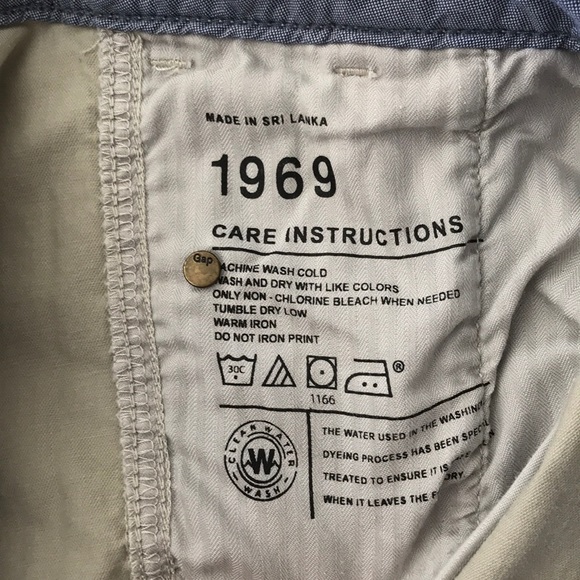 Gap Tan Jean Short - Picture 5 of 5
