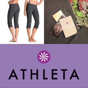 NWT Kickbooty 2 Capri by Athleta
