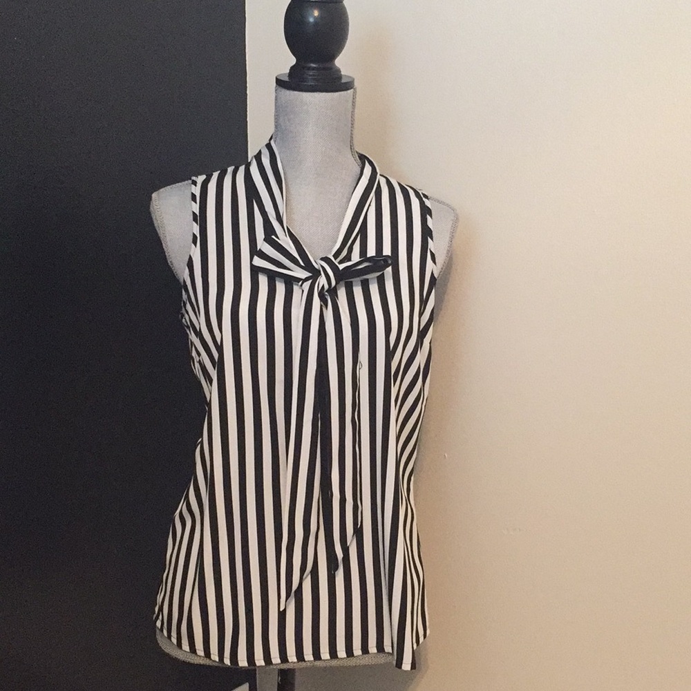 Black/white stripe top