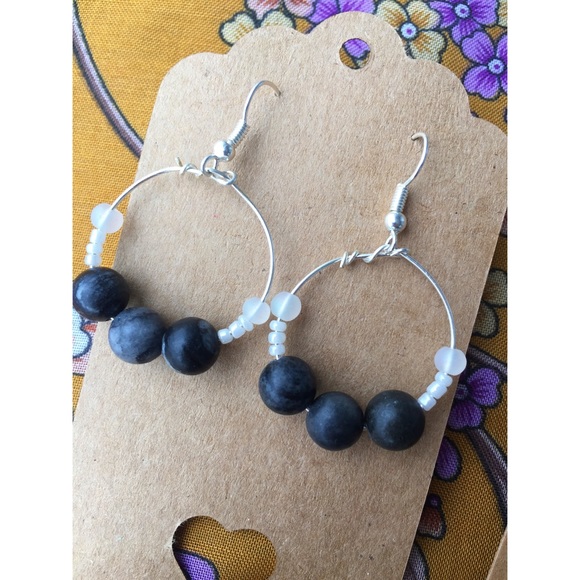 Marbled Stone Silver Hoop Earrings - Picture 4 of 6