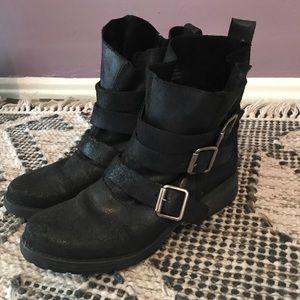 Steve Madden Flat Boot