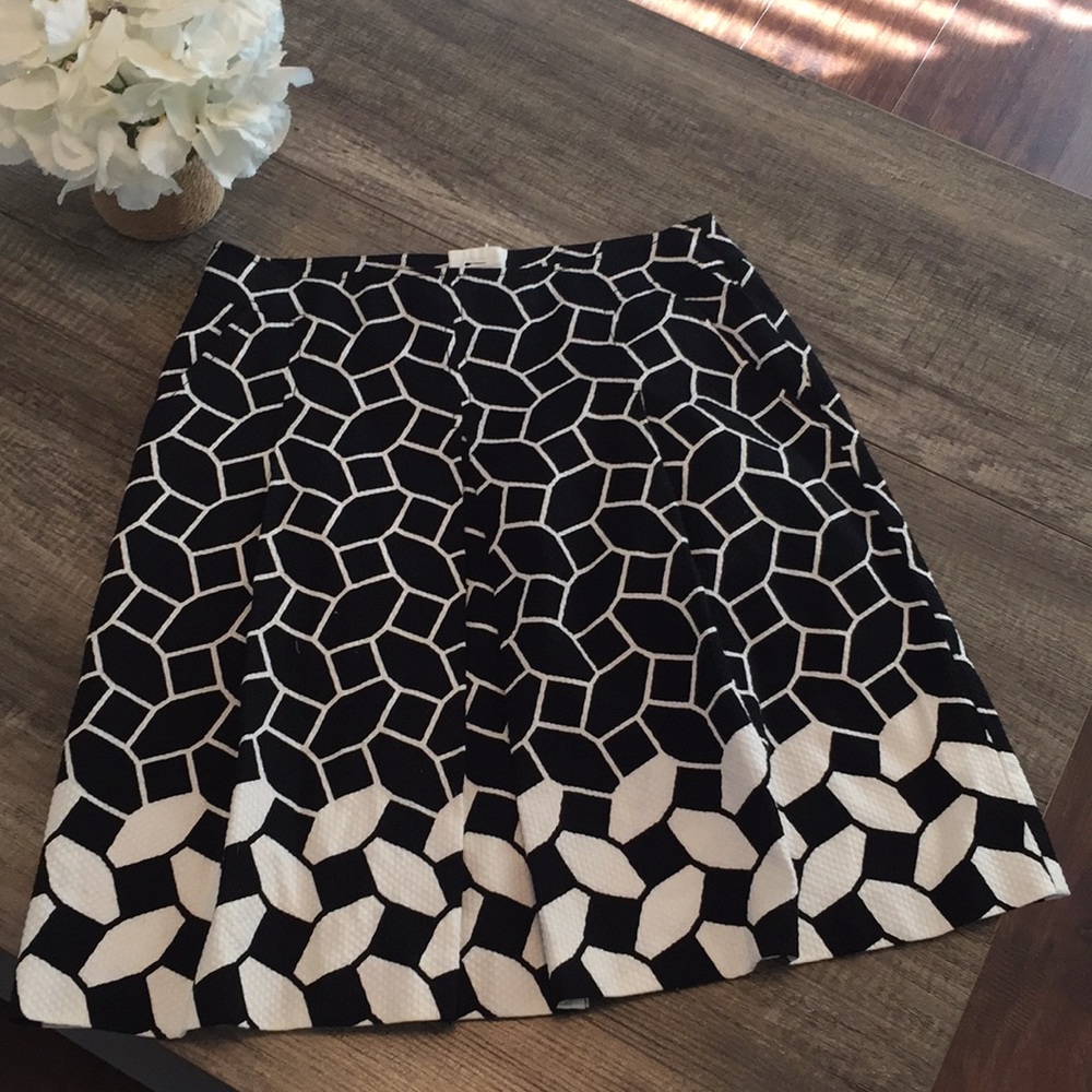 🛑Flash Sale Tabolt Black and white skirt