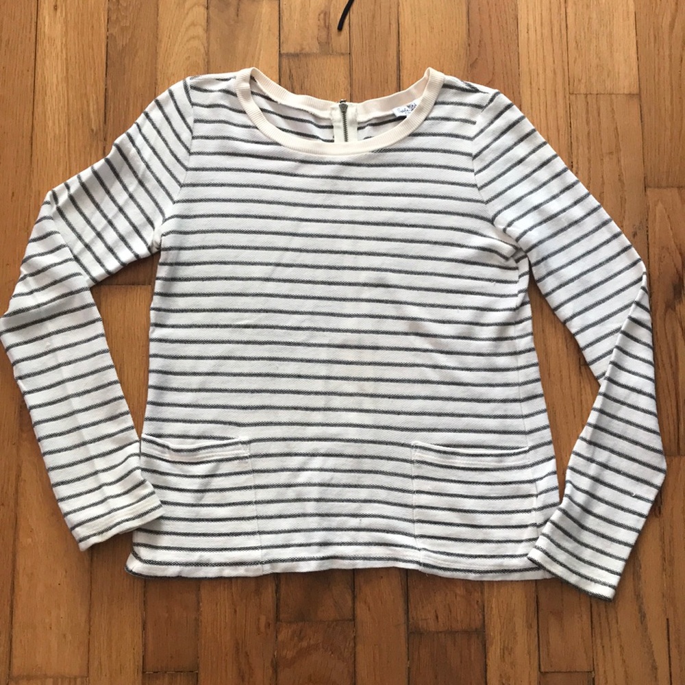 Long sleeved knit top