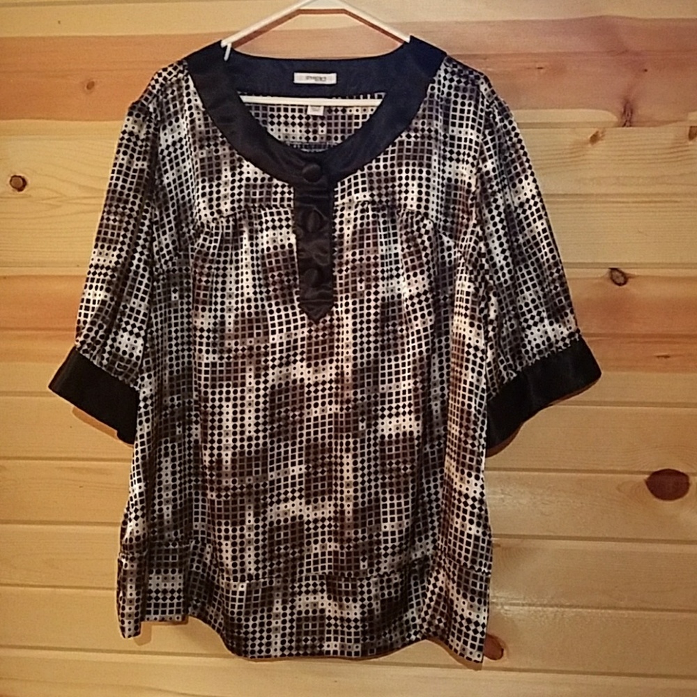 Dressbarn womans short sleeve blouse 22/24W