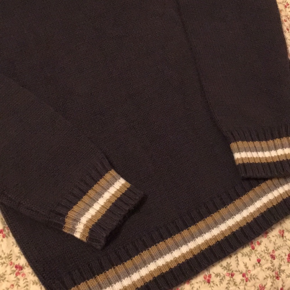 Boys small 5/6 Children’s Place sweater - Picture 3 of 3