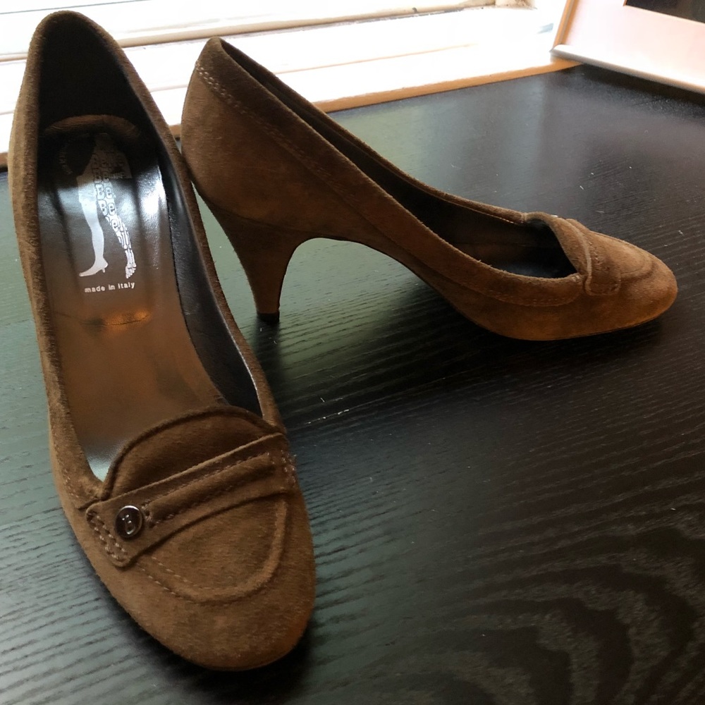 Belle by Sigerson Morrison suede pumps BARELY WORN