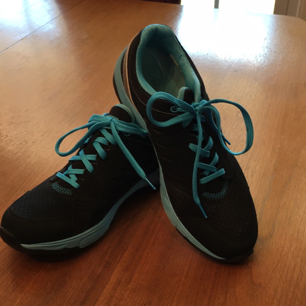 Vionic Sneakers
