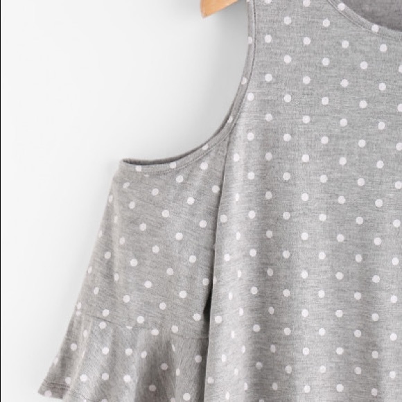 1 Left! ⚪️Grey⚪️Cutout Heather Knit Polka Dot- top - Picture 4 of 6