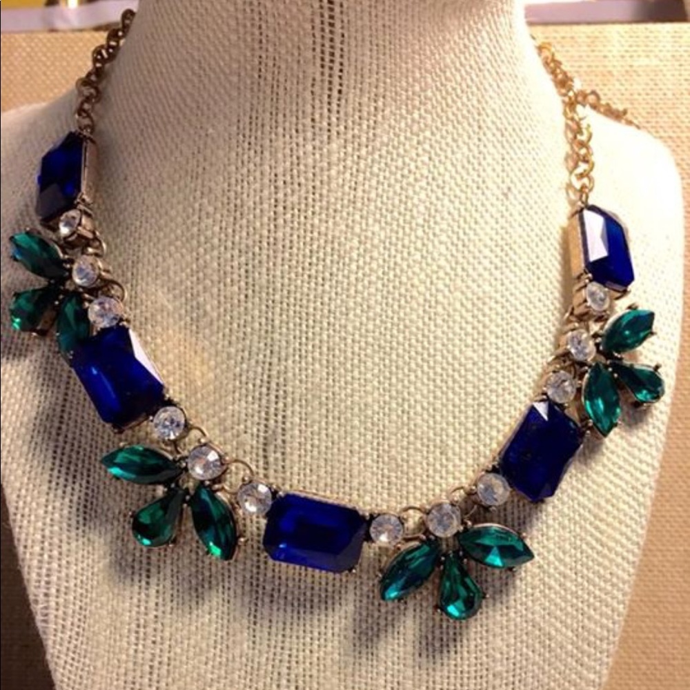 Statement necklace